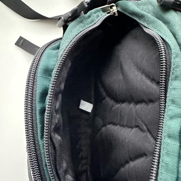 MEI Mountain Equipment Inc waist fanny pack. - Picture 7 of 11